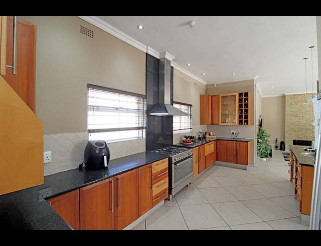 3 BEDROOM HOUSE FOR SALE IN EASTLEIGH RIDGE